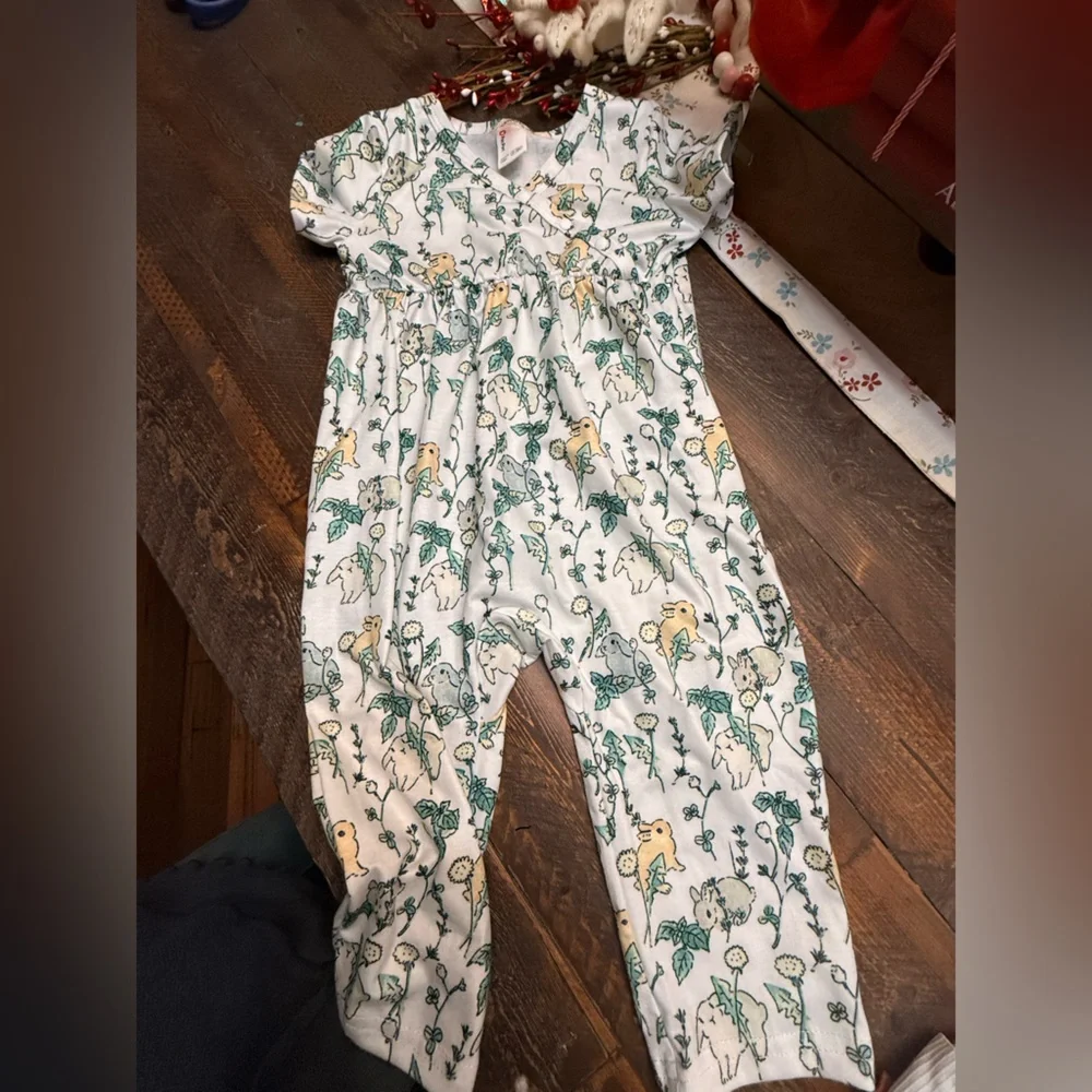 Baby Girl Clothes Floral Print Jumpsuit 12-18 months Easter bunny 🐰 EUC!